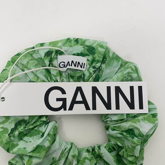 Hair scrunchie by GANNI - Picture 2 of 3